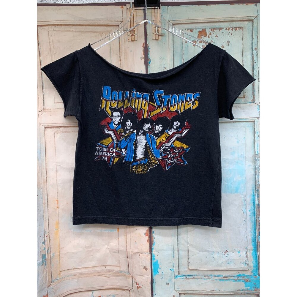 Rolling Stones Band Shirt Cut Neckline Sleeves for style L Missing Size Tag